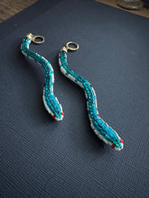 Load image into Gallery viewer, Ginebig // Snake Earrings 3696
